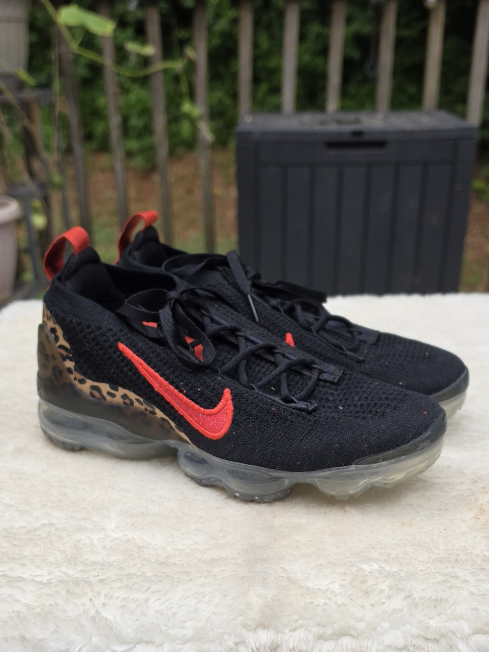 Nike Air VaporMax 2021 Flyknit Leopard Black Red Sneakers Women's 8.5 - Picture 4 of 7